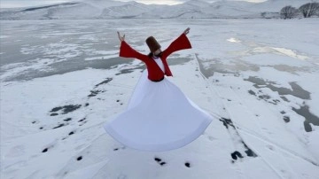 Buzla ciltli Çıldır Gölü'nde sema gösterisi yaptı
