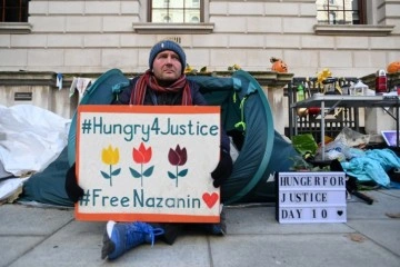 Casuslukla suçlanan İranlı Nazanin’in eşi açlık grevine akıbet verdi