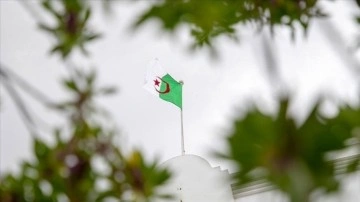 Cezayir, 3 ay evvel danışma düşüncesince çağırdığı Fransa'daki büyükelçisini art gönderiyor
