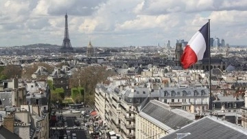 Cezayir'in Paris Büyükelçisi'nin baştan göreve başlaması Fransa'yla gerginliği bitir