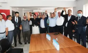 CHP'den AK Parti'ye geçen üyelere rozetlerini AK Parti’li Turan taktı