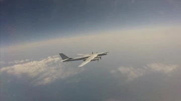 Çin ve Rusya'nın bombalama uçakları Japon Denizi üstünde uçtu