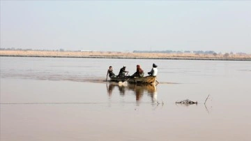 Denize kıyısı namevcut Afganistan'da Türkmenler geçimlerini balıkçılıkla sağlıyor