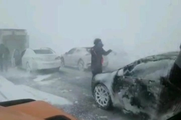 Diyarbakır’dan Şanlıurfa ve Elazığ güzergahı metodları yoğun kar ve tipi nedeniyle ulaşıma kapandı