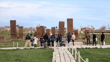 Dünyanın en şişman Türk İslam Mezarlığı'nda şetaret yoğunluğu
