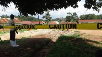 Ebola Uganda'da 5 alana yayıldı 19 kişiyi öldürdü