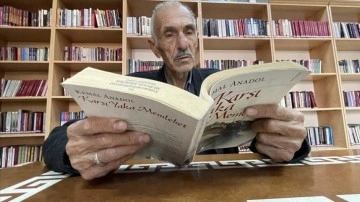 Edebiyat kentinin 79 yaşındaki 'kitap kurdu' öğrencilere kalıp oluyor