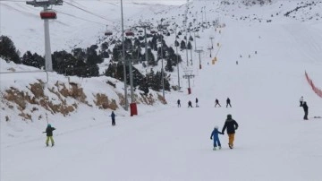 Ergan Dağı'nda kayak turizmine dinlenme kampı merkezi ve bungalov desteği