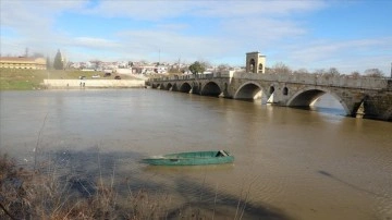 Eriyen kar ve sonuç yağışlar Edirne'den güzeşte nehirleri coşturdu