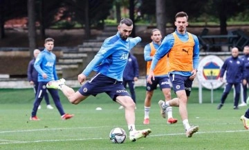Fenerbahçe'de Tisserand takımla çalıştı