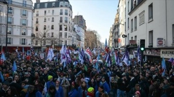 Fransa hükümetine uyarınca 7 Mart'ta kitlesel greve gidilmesi yurt düşüncesince en kötü senaryo olur