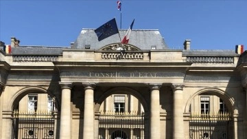 Fransa'da Danıştay, imamın hudut dışı edilmesini askıya düzlük mahkeme kararını bozdu