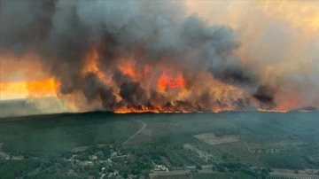 Fransa'da Gironde vilayetindeki yangında 3 bin hektardan aşkın yeşil meydan yandı