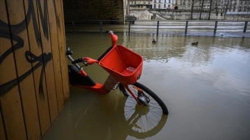 Fransa'nın ayrımlı kentlerinde sel meydana geldi