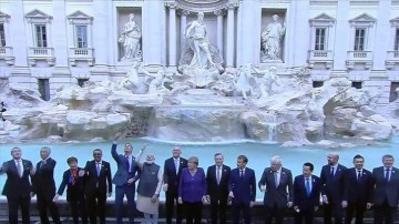 G20 Liderler Zirvesi'ne eklenen kimi liderler, Roma'nın "Trevi Çeşmesi"ne bozuk