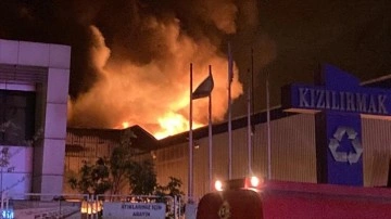 Gaziantep'te fabrikada çıkan yangına karışma ediliyor