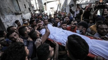 Gazze'de İsrail askerlerinin açmış olduğu biberli kararı ölen Filistinli sonuç yolculuğuna uğurlandı
