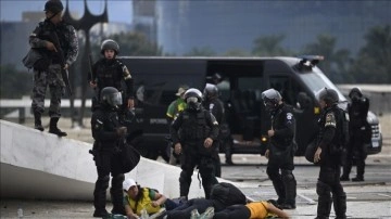 Göstericilerin Kongre ve Devlet Başkanlığını basmış olduğu Brezilya'daki hadiseler arama dibine alınd
