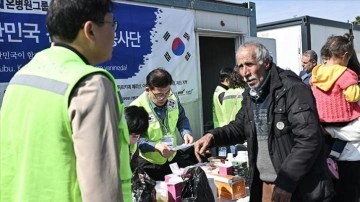 Güney Koreli sağlıkçılar "73 salname vefa" ile depremzedelere çıkar yol oluyor