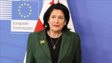 Gürcistan Cumhurbaşkanı'ndan hükümete 'Ukrayna'ya şimdi aşkın dayanaklık etmek verme' çağrı