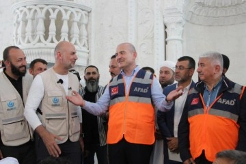 İçişleri Bakanı Soylu, İdlib'de briket evlerin anahtar teslim törenine katıldı
