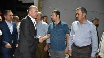 İçişleri Bakanı Soylu, şehit güvenlik korucularının ailelerine taziye ziyaretinde bulundu