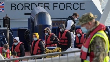 İngiltere kesintili göçmenleri adli tetkik olmadan hudut dışı etmeyi planlanıyor