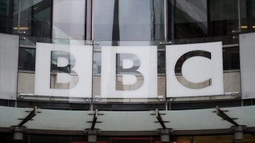 İngiltere'de BBC lisans tutarı uygulaması 2027'de kaldırılacak