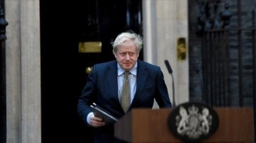 İngiltere'de fırka içi muhalefetle hakkında karşıya artan Johnson'ın liderliği tartışılıyor