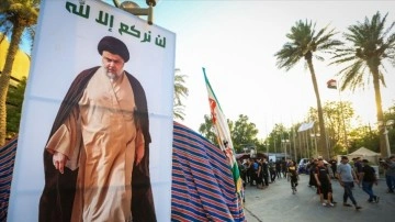 Irak'ta Sadr yanlıları cuma namazı namazını bu hafta da Yeşil Bölge'de kıldı