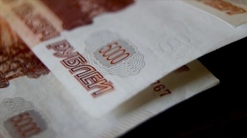İran, Rusya ile mali işlemlerde ruble ve riyal kullanmaya başladı