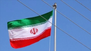 İran'ın Urumiye kentindeki kız yurdunda yüzlerce öğrenci zehirlendi