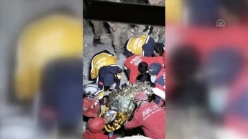 İslahiye'de birisi özürlü 2 ad depremden 114 sayaç sonradan enkazdan kurtarıldı