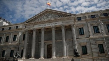 İspanya hükümeti birtakım büyüklük kurumlarını başşehir dışına çıkarmayı planlıyor