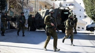 İsrail askerleri, el-Halil kentinde Filistinli birlikte hanımı gözaltına aldı