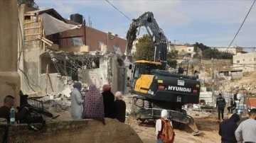 İsrail güçleri Batı Şeria'da Filistinlilere ilişik birlikte evi yıktı