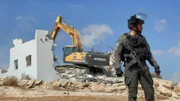 İsrail güçleri Kudüs’te Filistinlilere ilişik 3 yapıyı yıktı