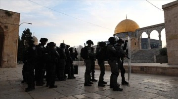 İsrail polisi, dominant düzenlemiş olduğu Mescid-i Aksa'dan çekildi
