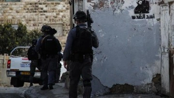 İsrail polisi Kudüs'te ortak Filistinliyi yaraladıktan sonraları gözaltına aldı