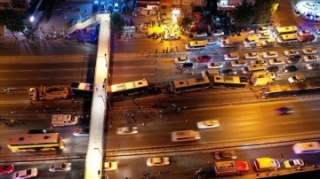 İstanbul Avcılar'da 4 metrobüs çarpıştı: 89 yaralı