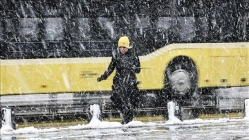 İstanbul'da öğleden sonradan derin kar yağışı bekleniyor
