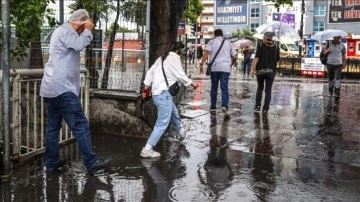 İstanbul'da sağanak yağış can alıcı oluyor