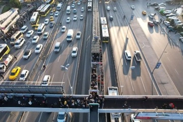 İstanbul’da trafik çilesi gün geçtikçe artıyor