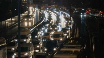 İstanbul'da trafikte bulanıklık yaşanıyor