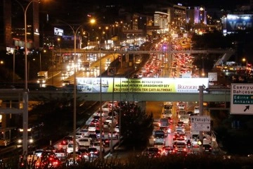 İstanbul’un trafik çilesi gün geçtikçe artıyor