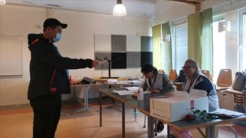 İsveç'te umumi seçimlerde kasa depar belgesi anketine mucibince Sosyal Demokrat Parti bir numara oldu