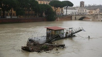 İtalya'daki sel felaketinde ölenlerin sayısı artıyor