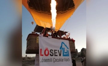 İyileşen lösemili evlatların Kapadokya semalarında balonlu turu 