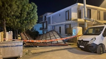 İzmir'de sıkıntı dolayısıyla uçar çatı, canlılık tellerini kopardı