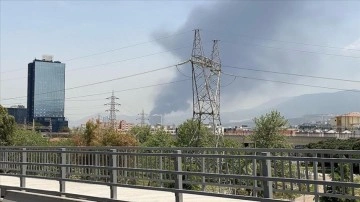 İzmir'de arka dönüşüm tesisinde yangın çıktı
